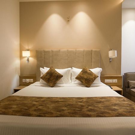Celebrant Hotel Varanasi Ngoại thất bức ảnh