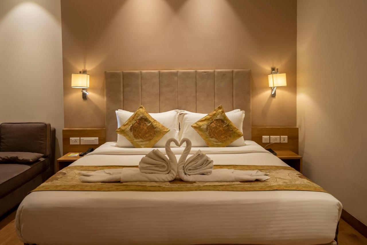 Celebrant Hotel Varanasi Ngoại thất bức ảnh