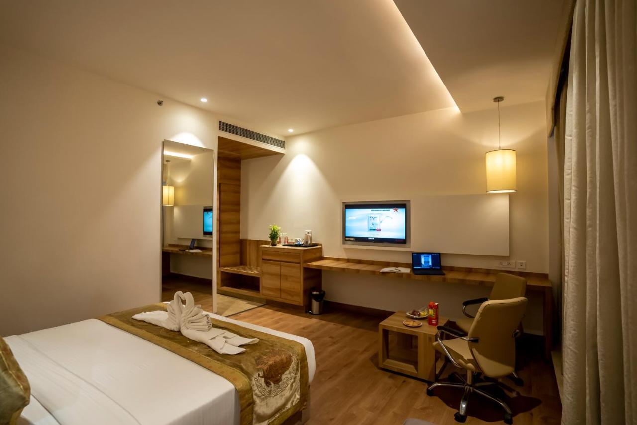 Celebrant Hotel Varanasi Ngoại thất bức ảnh