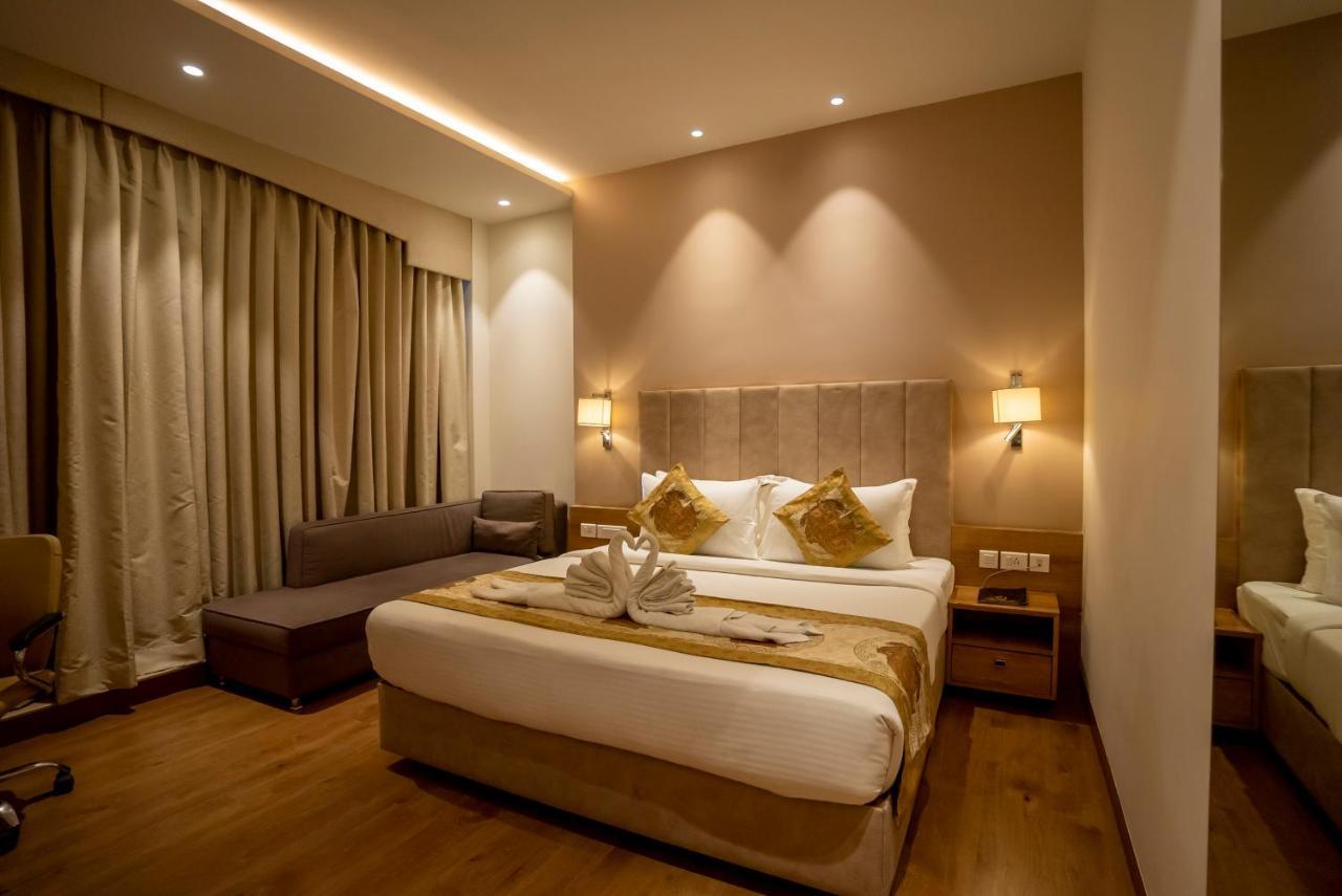 Celebrant Hotel Varanasi Ngoại thất bức ảnh
