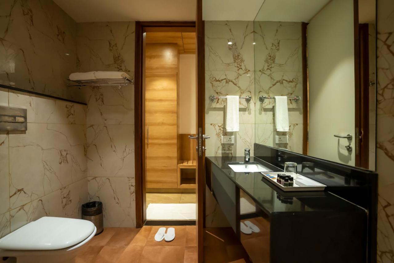 Celebrant Hotel Varanasi Ngoại thất bức ảnh