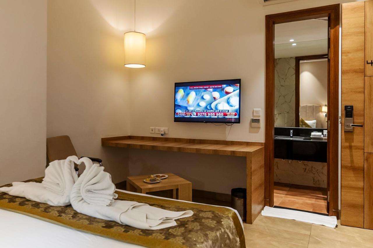 Celebrant Hotel Varanasi Ngoại thất bức ảnh