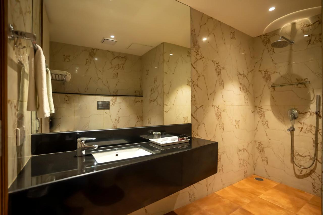 Celebrant Hotel Varanasi Ngoại thất bức ảnh