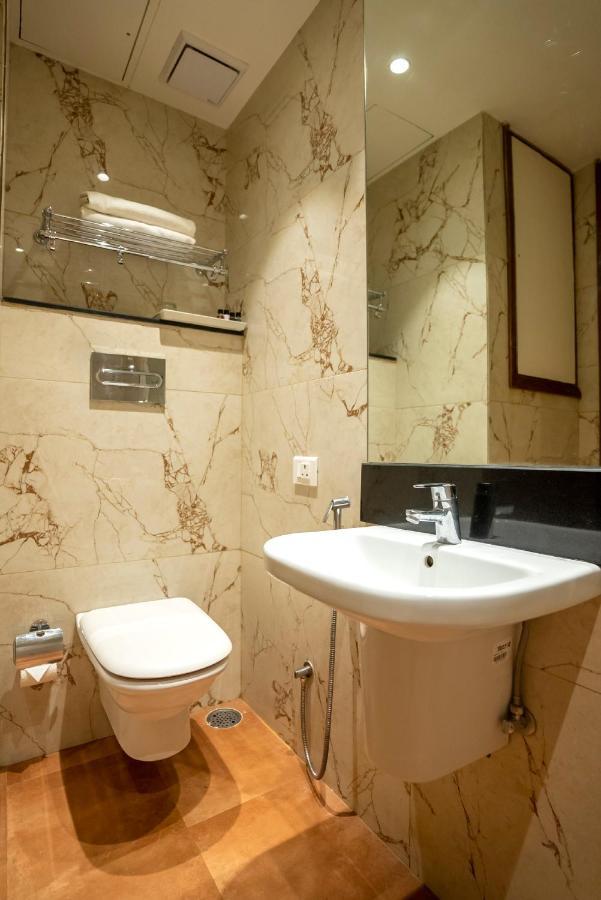 Celebrant Hotel Varanasi Ngoại thất bức ảnh