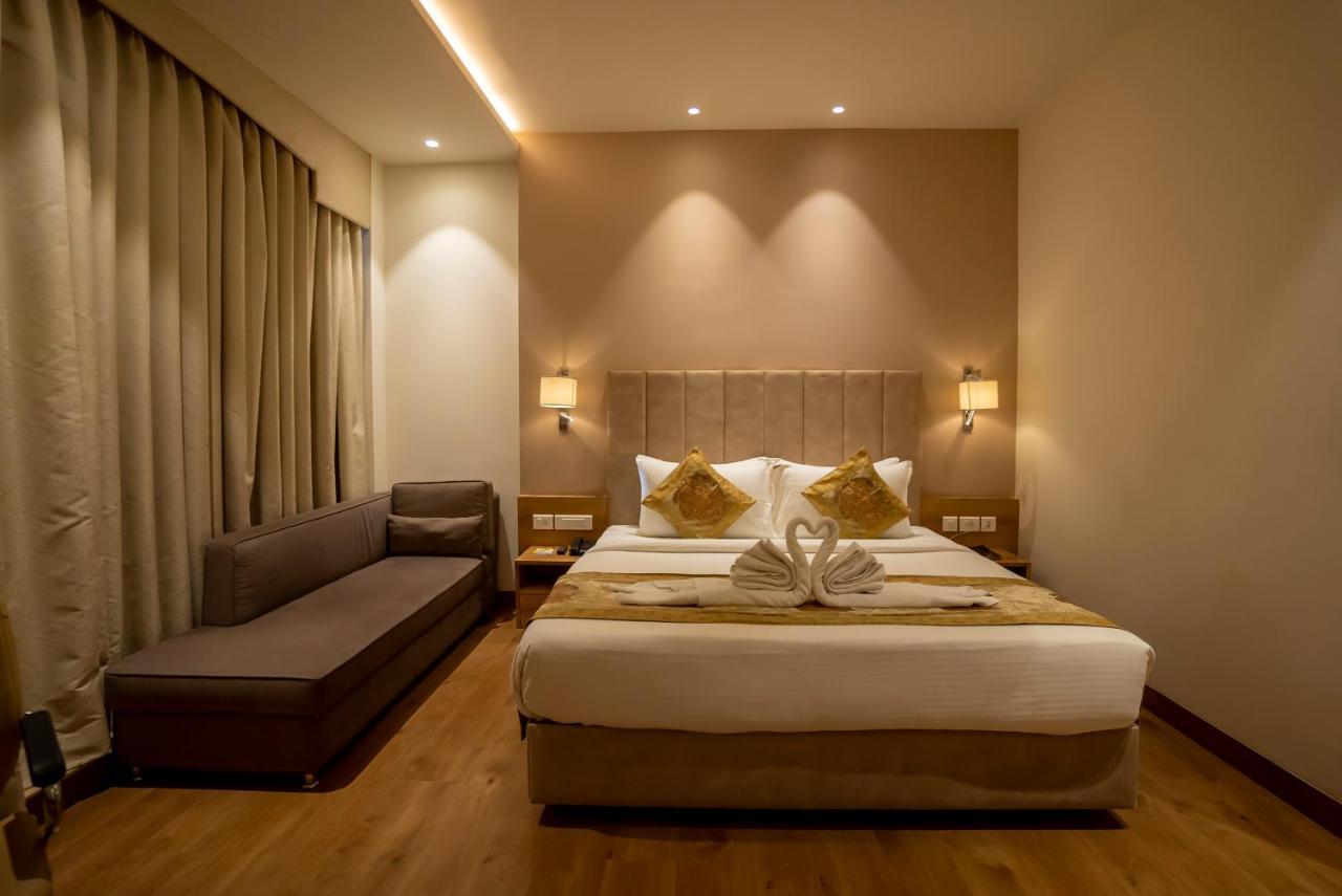 Celebrant Hotel Varanasi Ngoại thất bức ảnh