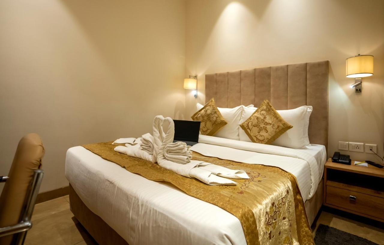 Celebrant Hotel Varanasi Ngoại thất bức ảnh