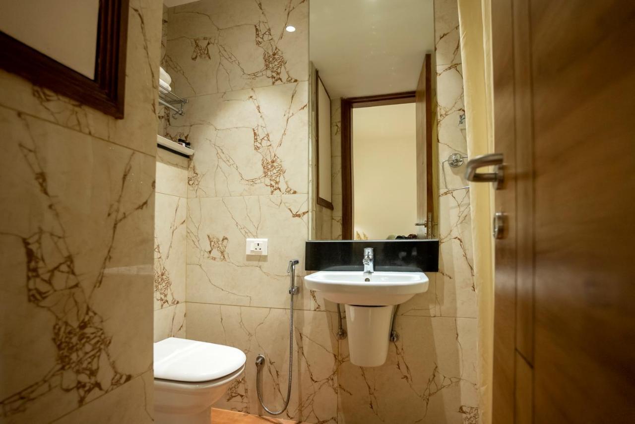 Celebrant Hotel Varanasi Ngoại thất bức ảnh