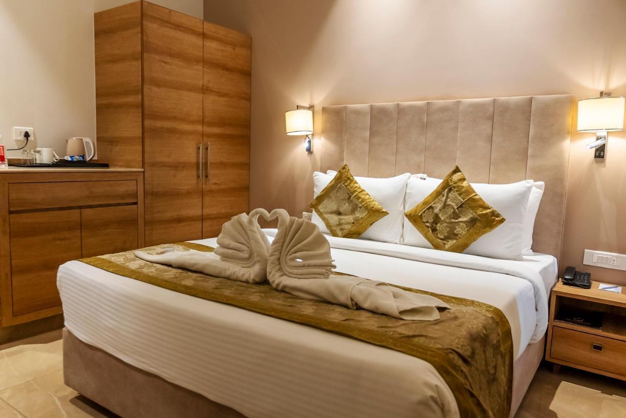 Celebrant Hotel Varanasi Ngoại thất bức ảnh