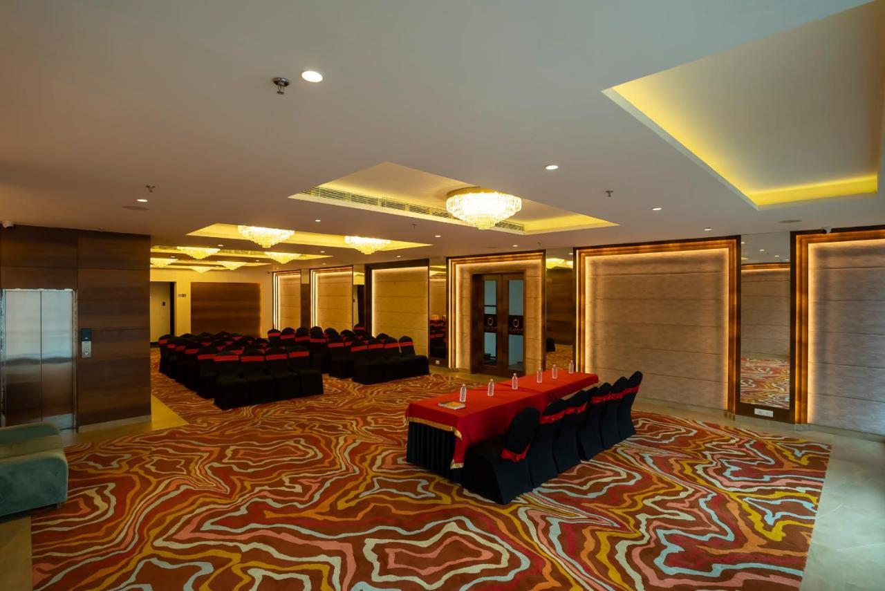Celebrant Hotel Varanasi Ngoại thất bức ảnh