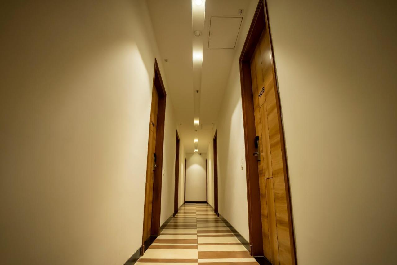 Celebrant Hotel Varanasi Ngoại thất bức ảnh