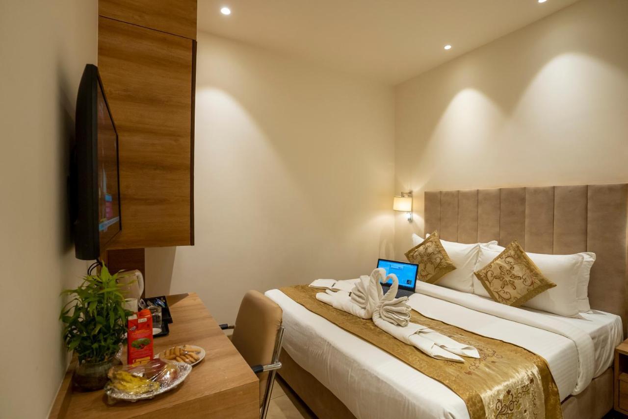 Celebrant Hotel Varanasi Ngoại thất bức ảnh