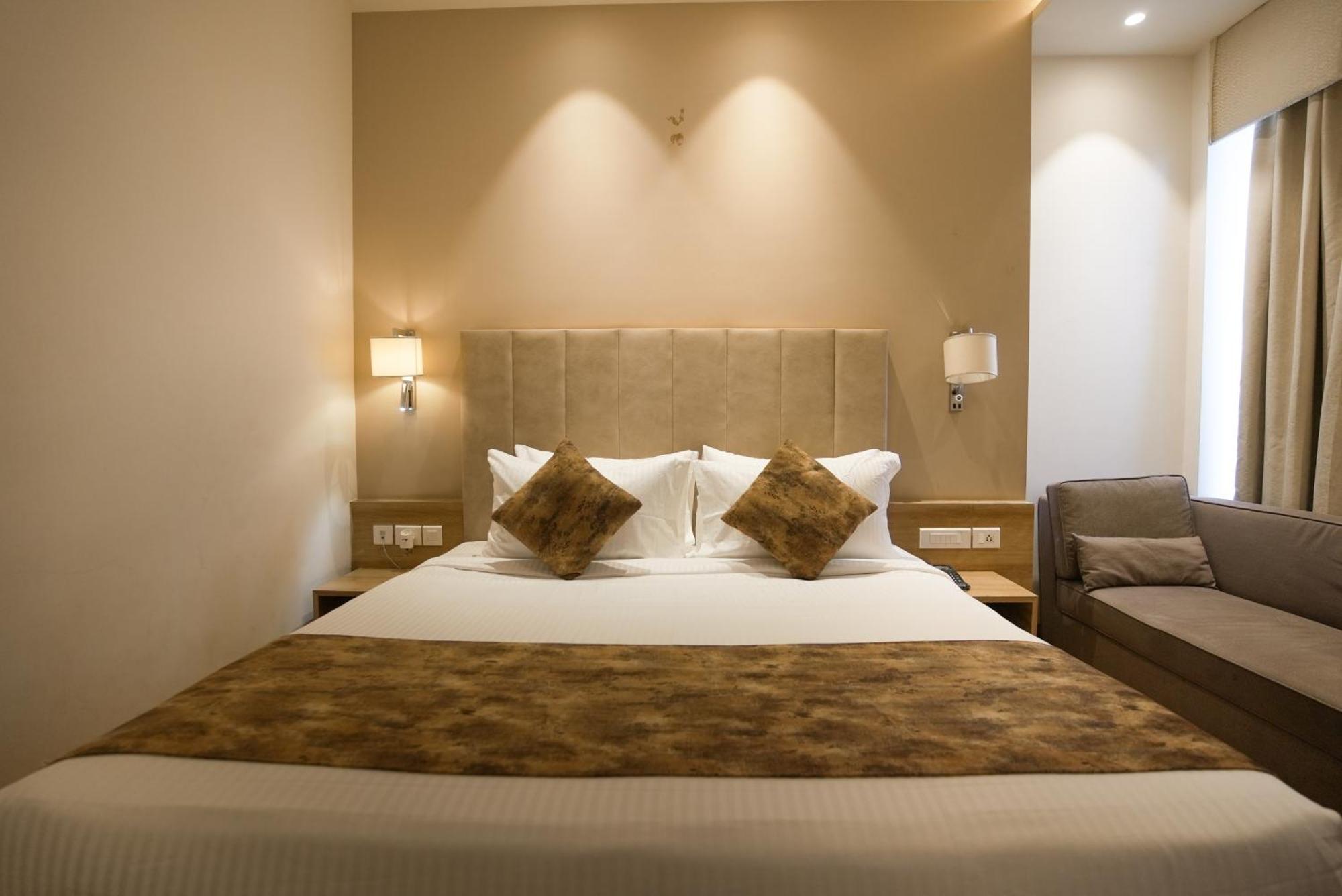 Celebrant Hotel Varanasi Ngoại thất bức ảnh