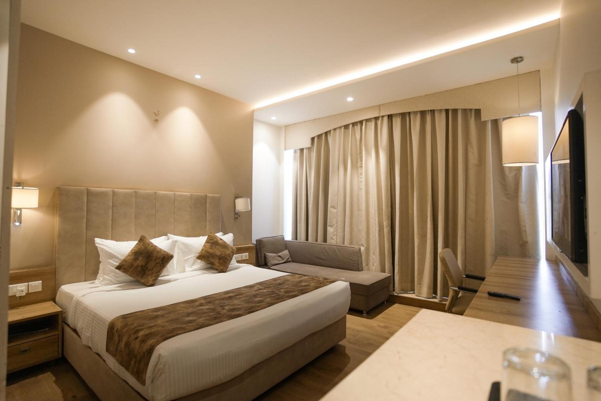 Celebrant Hotel Varanasi Ngoại thất bức ảnh