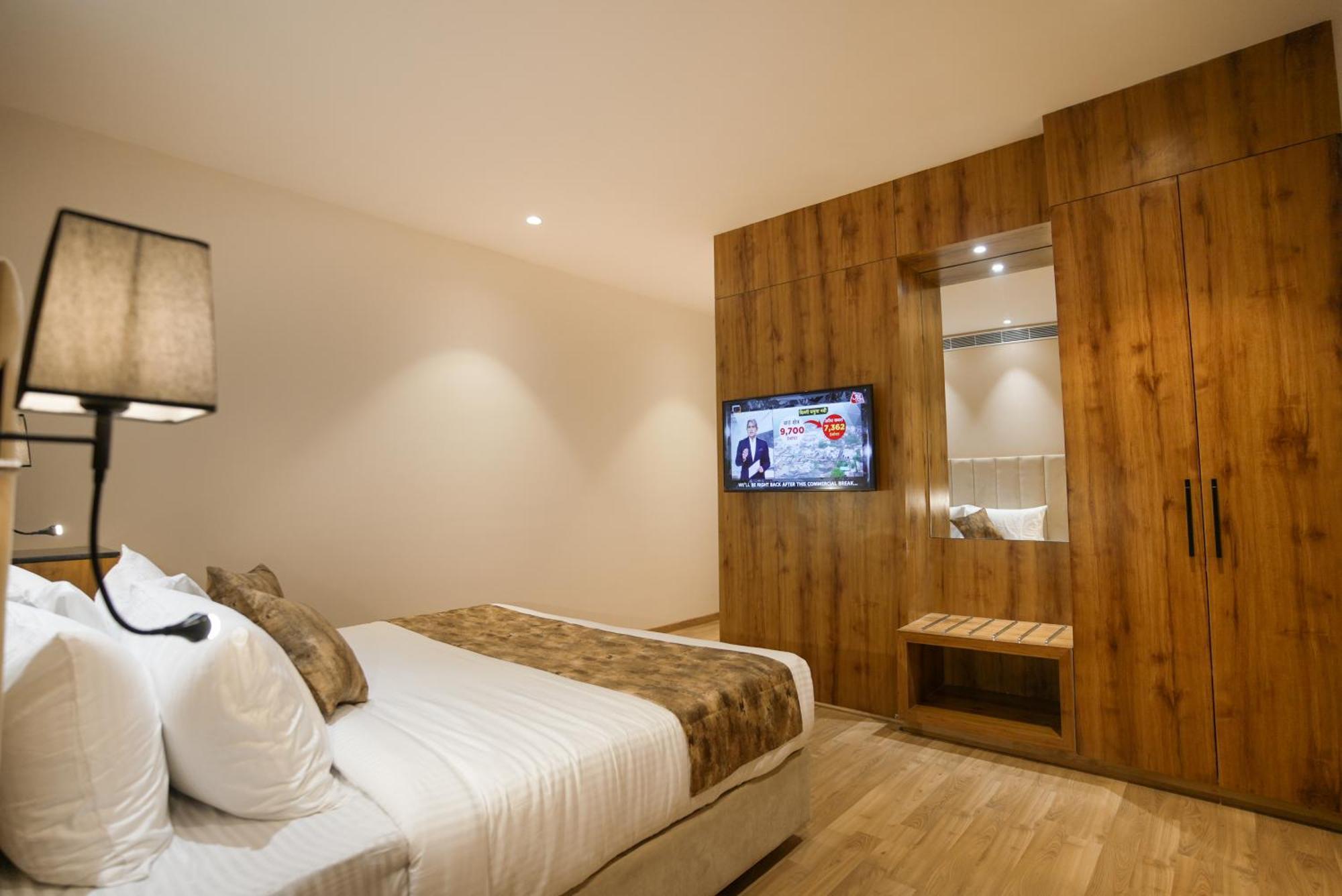 Celebrant Hotel Varanasi Ngoại thất bức ảnh